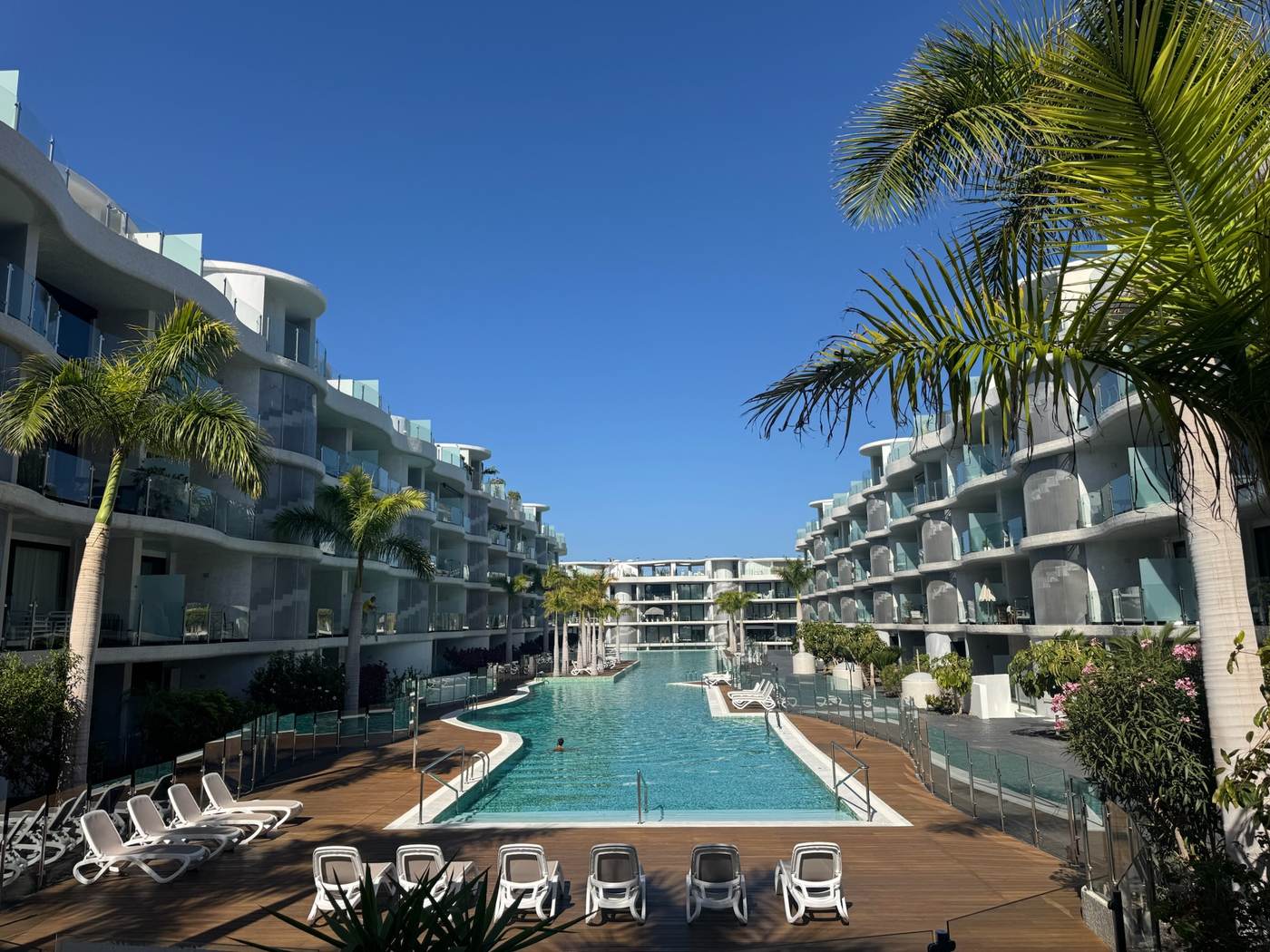 Pool Residencial Las Olas